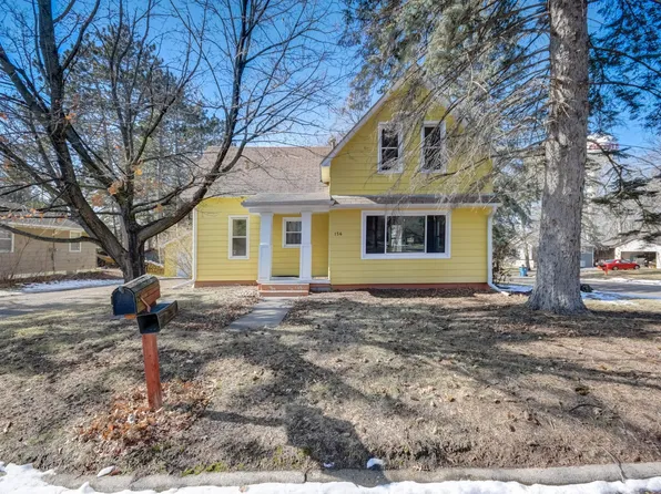 156 6th St NW, Forest Lake, MN 55025