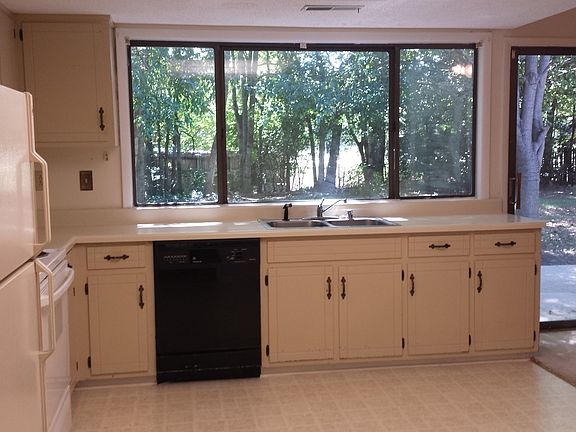 2nd image of 1900 W Tuliptree Dr SE