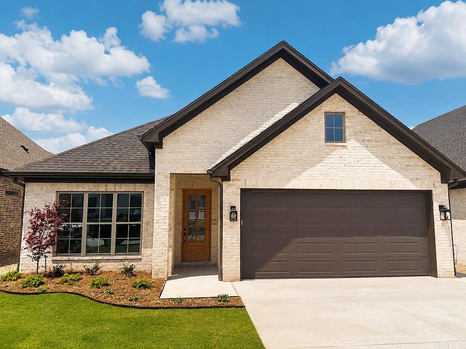 1st image of 208 Edgewood Cir