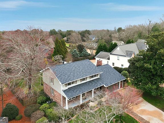4th image of 1582 Riverside Dr