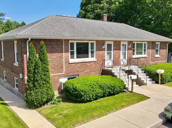 314 N Locust St #314, Sycamore, IL 60178