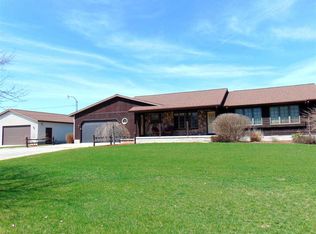 1707 E Cody Estey Rd, Pinconning, MI 48650