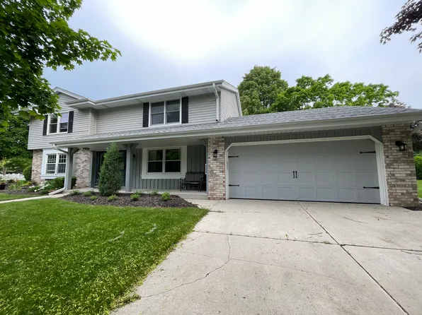 N102W7120 Harrison Ave, Cedarburg, WI 53012