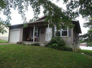 1096 Hamilton St, Saint Clair, MO 63077