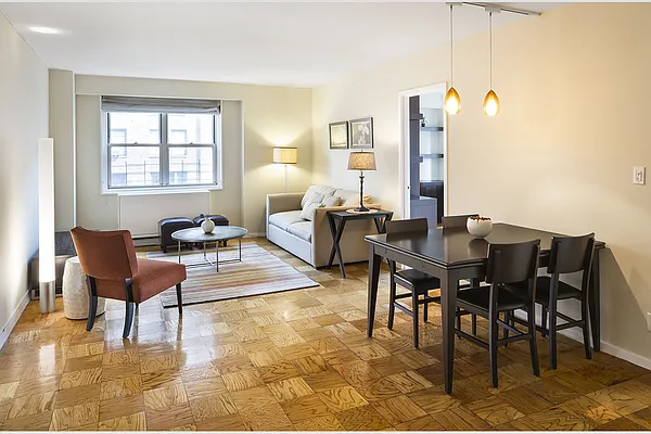 Sold by Stribling | media 18