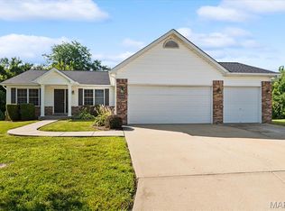 9449 Marbarry Dr, Fairview Heights, IL 62208