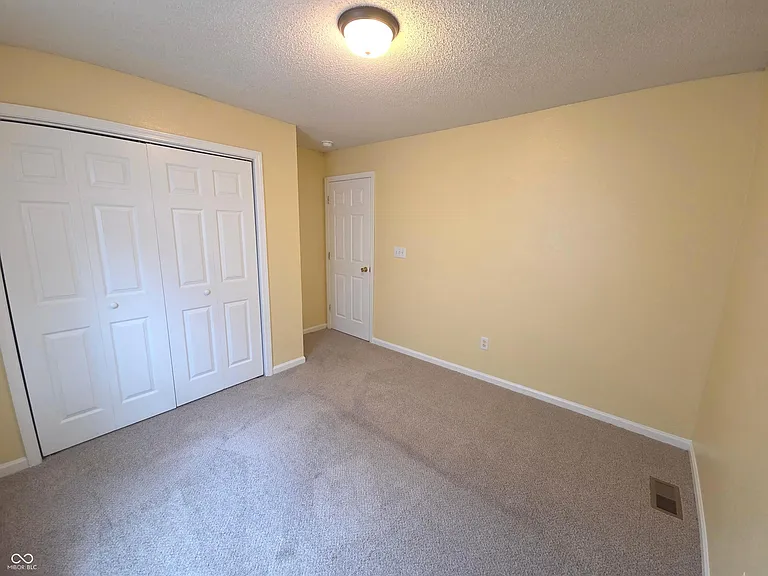 4320 Village Bend Ln — Photo 18