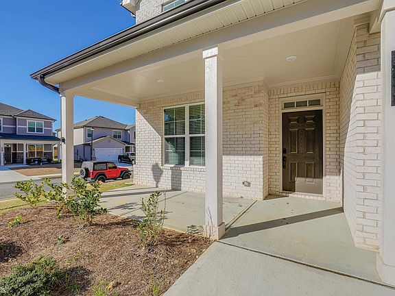 3rd image of 322 Caledonia Ct