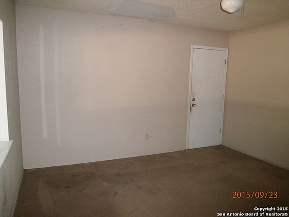 4th image of 303 Tallwood Dr N