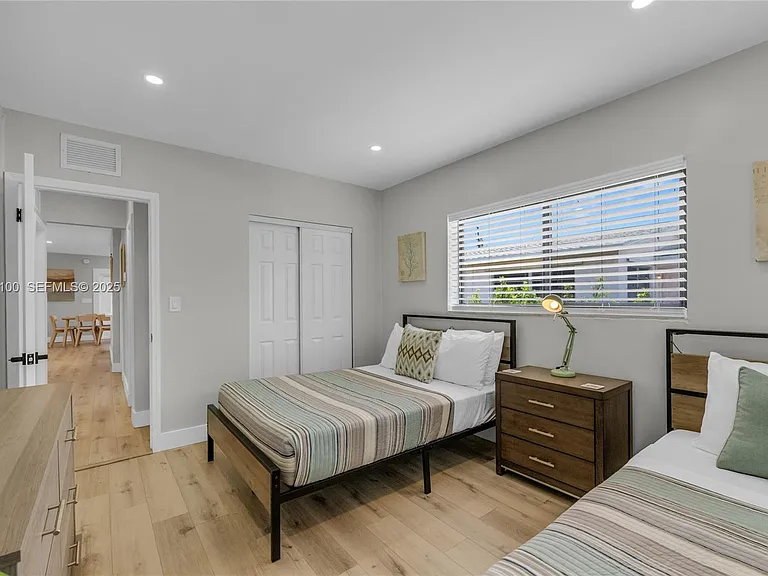 1204 NE 7th St — Photo 21