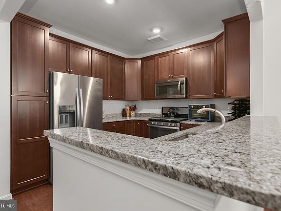 2nd image of 510 Quarry View Ct #104