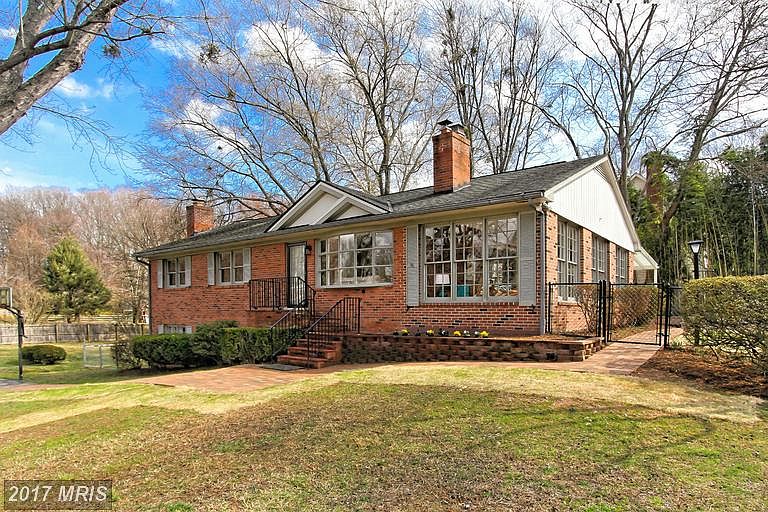1st image of 4637 Village Dr
