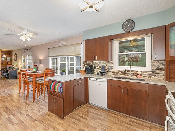 2nd image of 214 Buckingham Dr