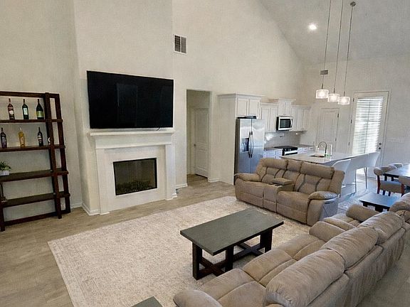 5th image of 80 Doral Loop