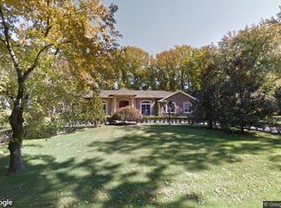 37 Remsen Rd, Great Neck, NY 11024