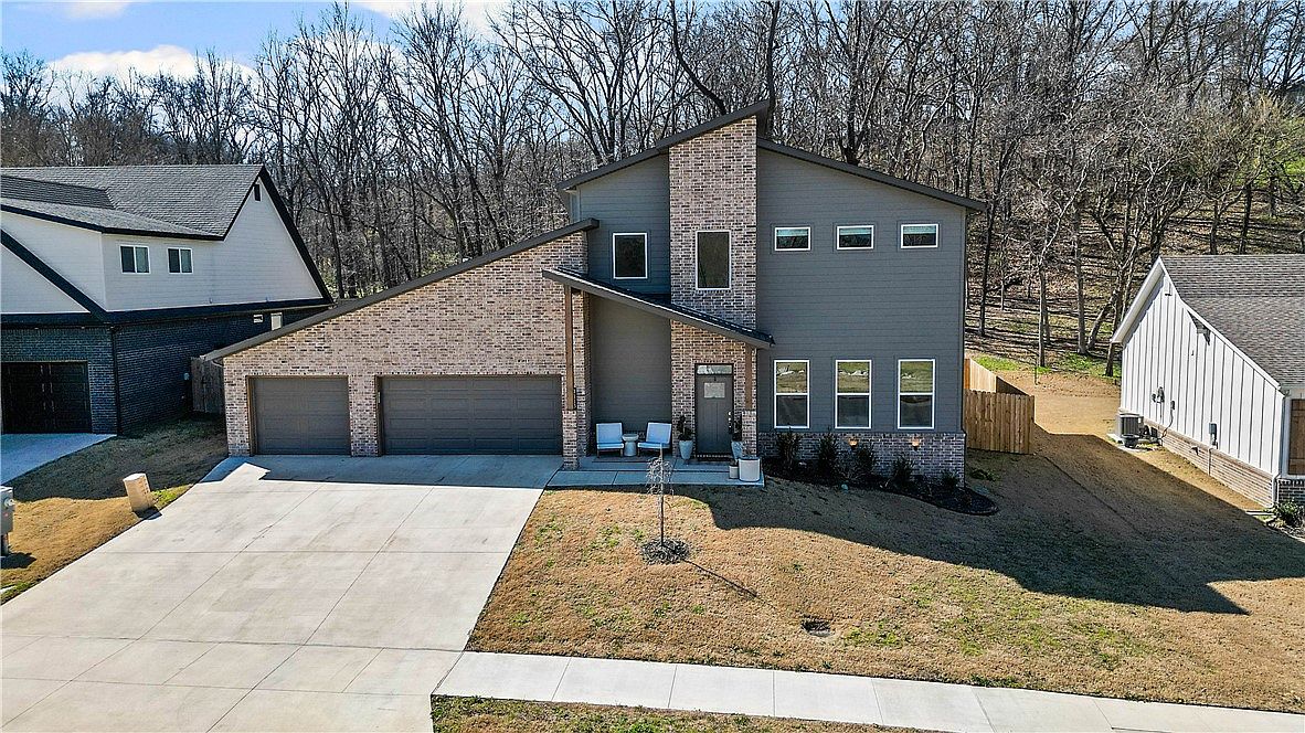 1113 Bunker Dr