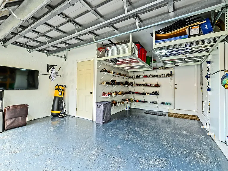 101 Gables Blvd — Photo 31