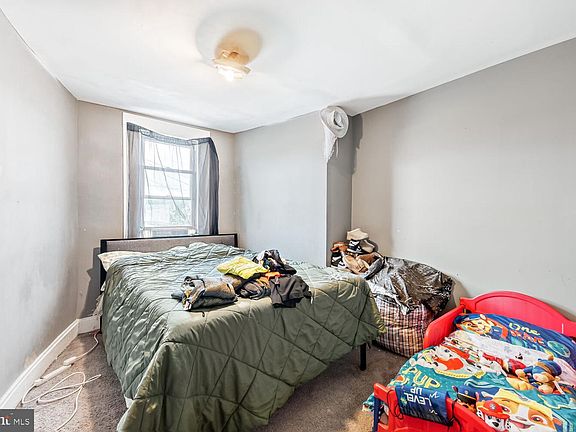 5th image of 817 N Curley St