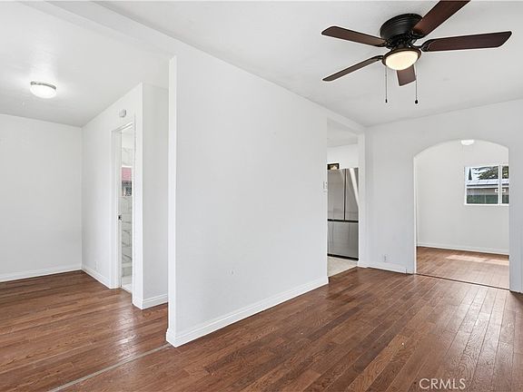 3rd image of 950 Michigan Ave