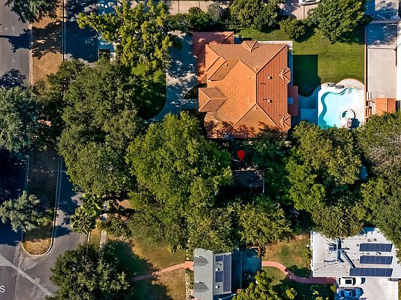 3rd image of 638 Woodward Blvd