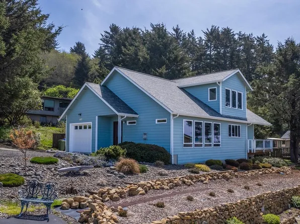 60 E 7th St, Yachats, OR 97498