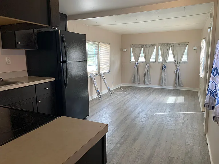 3701 E Moody Blvd #6 — Photo 3