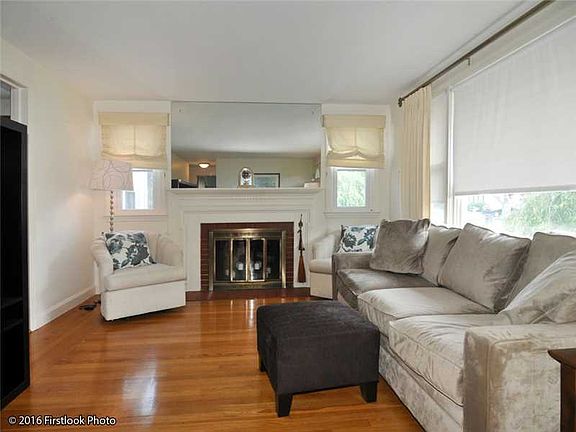 3rd image of 335 Garden City Dr