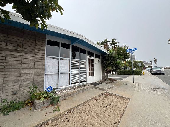 2nd image of 2042 Pierpont Blvd