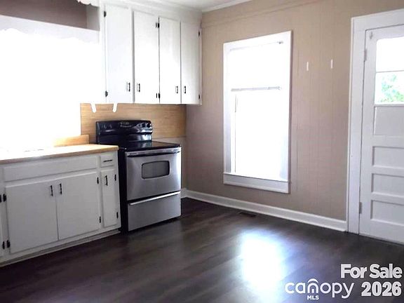 5th image of 928 10th St