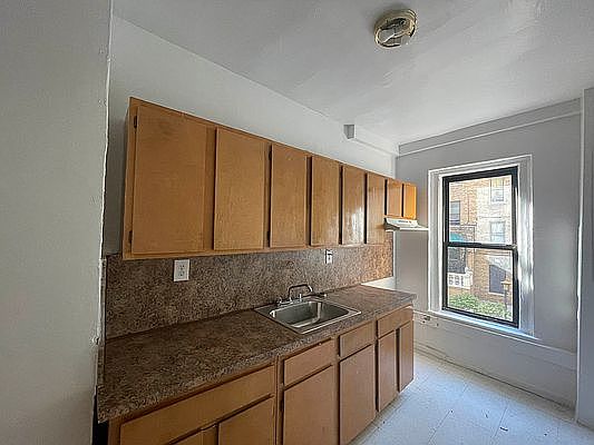 2nd image of 49 Seaman Ave #1L