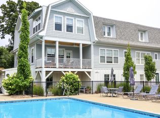 120 N Barton St #E, New Buffalo, MI 49117