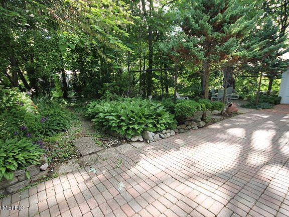 5th image of 1308 Mound Ave NW