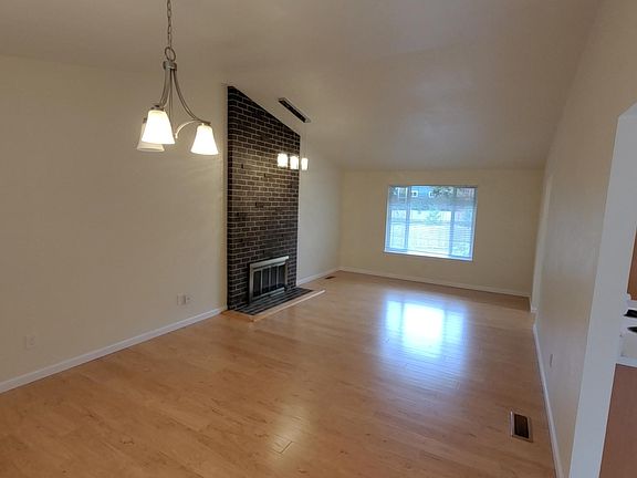 5th image of 3730 172nd Ave NE