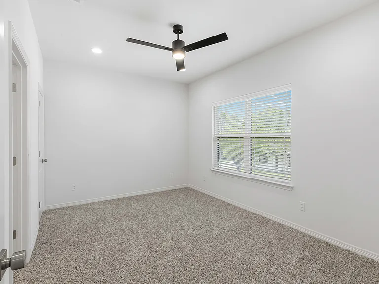 307 Sterling St #D — Photo 30