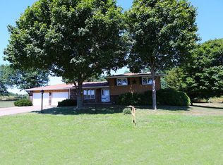 25 Melody Ln, Lacon, IL 61540