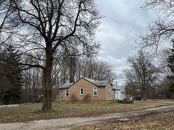 2nd image of 9377 Ruby Rd