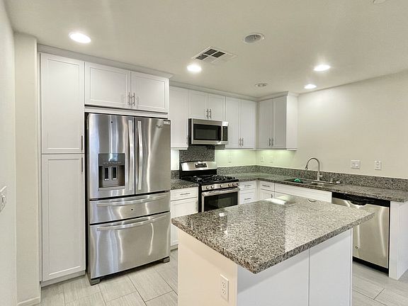 3rd image of 8966 Butternut Ln