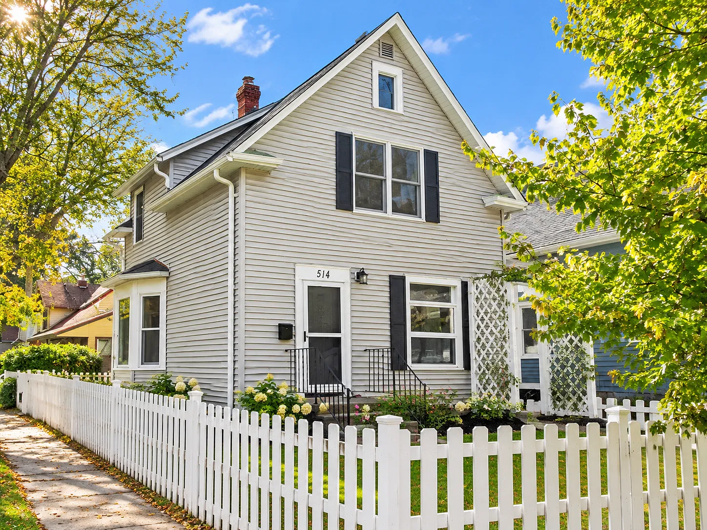 4 bed, 1.5 bath, $2,149 — Photo 2