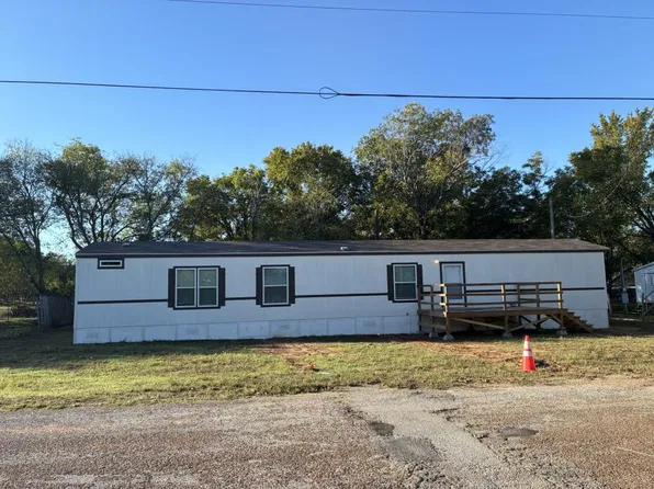 208 Logan Ln, Gatesville, TX 76528