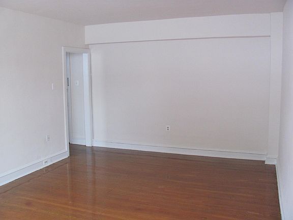 5th image of 7000 Lincoln Dr APT C3