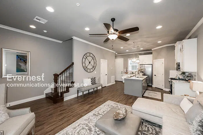 2 bed, 2.5 bath, 1200 sqft, $1,725 — Photo 3