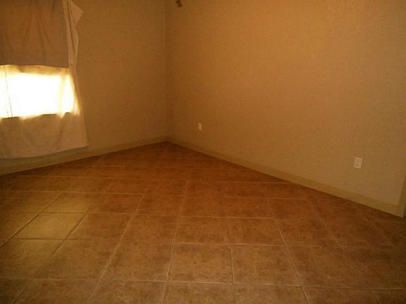 5th image of 1010 Ammons St