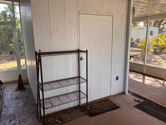 5th image of 3636 Guilder St