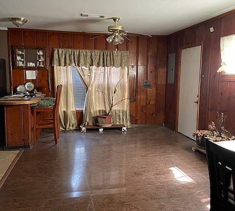 3rd image of 917 Verona St