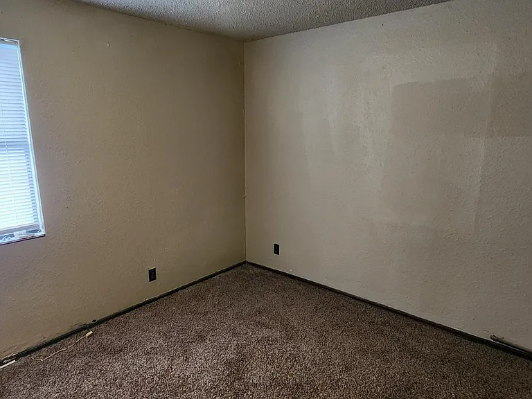 2120 Houston Ave — Photo 17