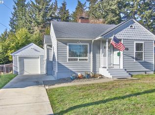 1122 Winsor Ave, North Bend, OR 97459