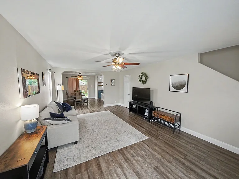 12410 Tallow Cir — Photo 8