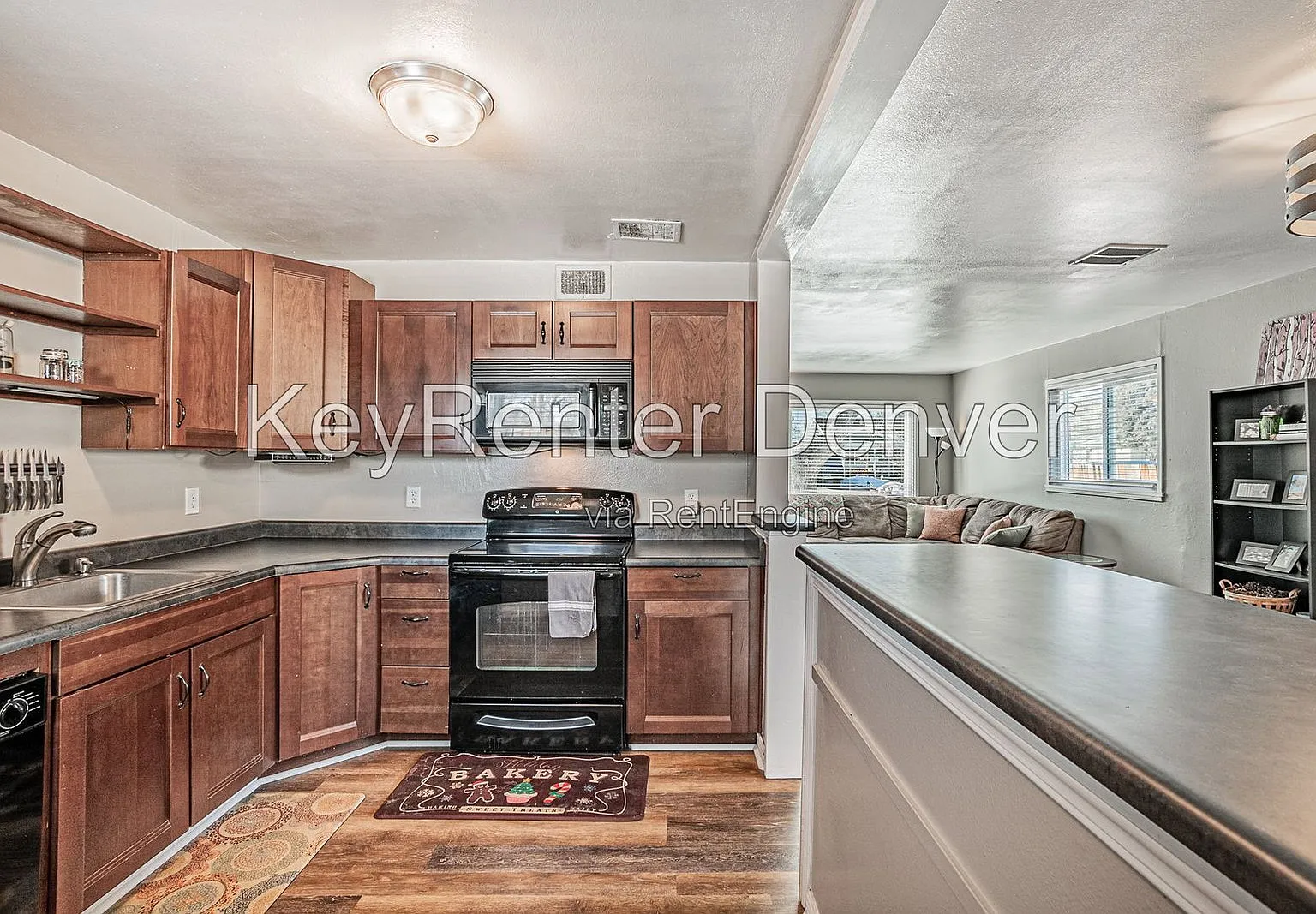 3 bed, 1.5 bath, 1074 sqft, $2,250 — Photo 1