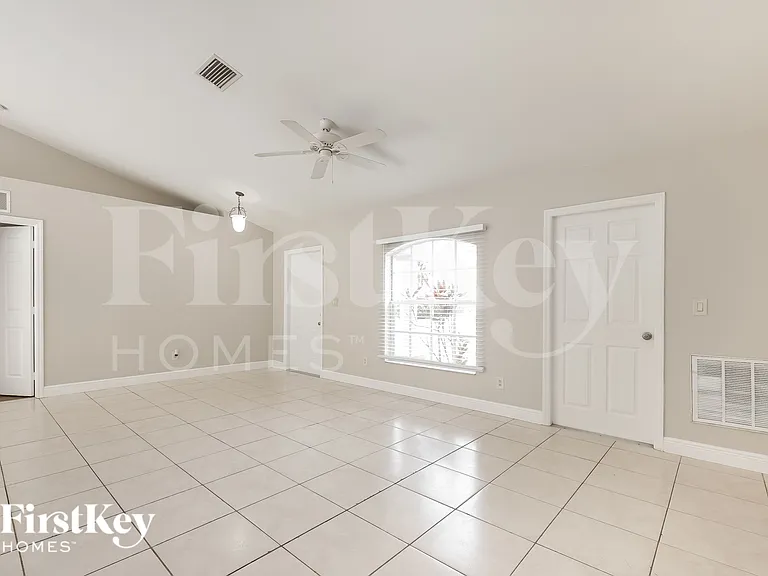 1703 Dale Ave — Photo 5