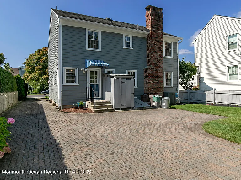 203 Washington Blvd — Photo 4